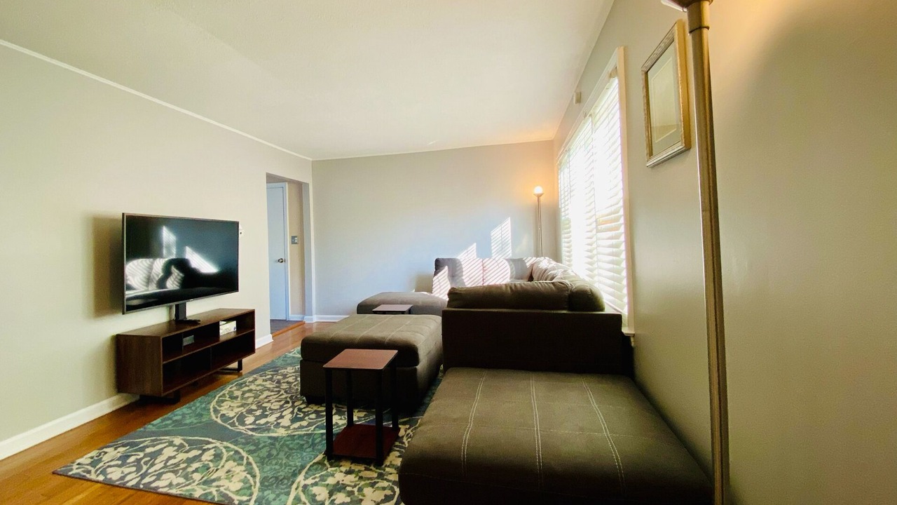 Photo of Livingroom in Merriam