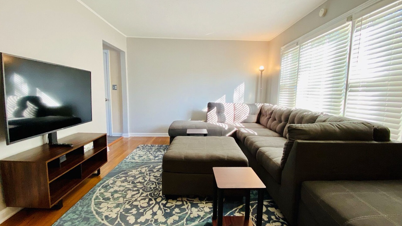Photo of Livingroom in Merriam
