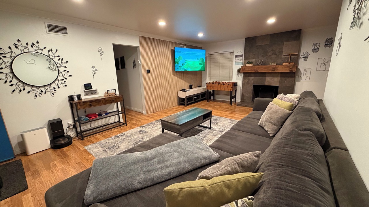 Photo of Livingroom in Orange