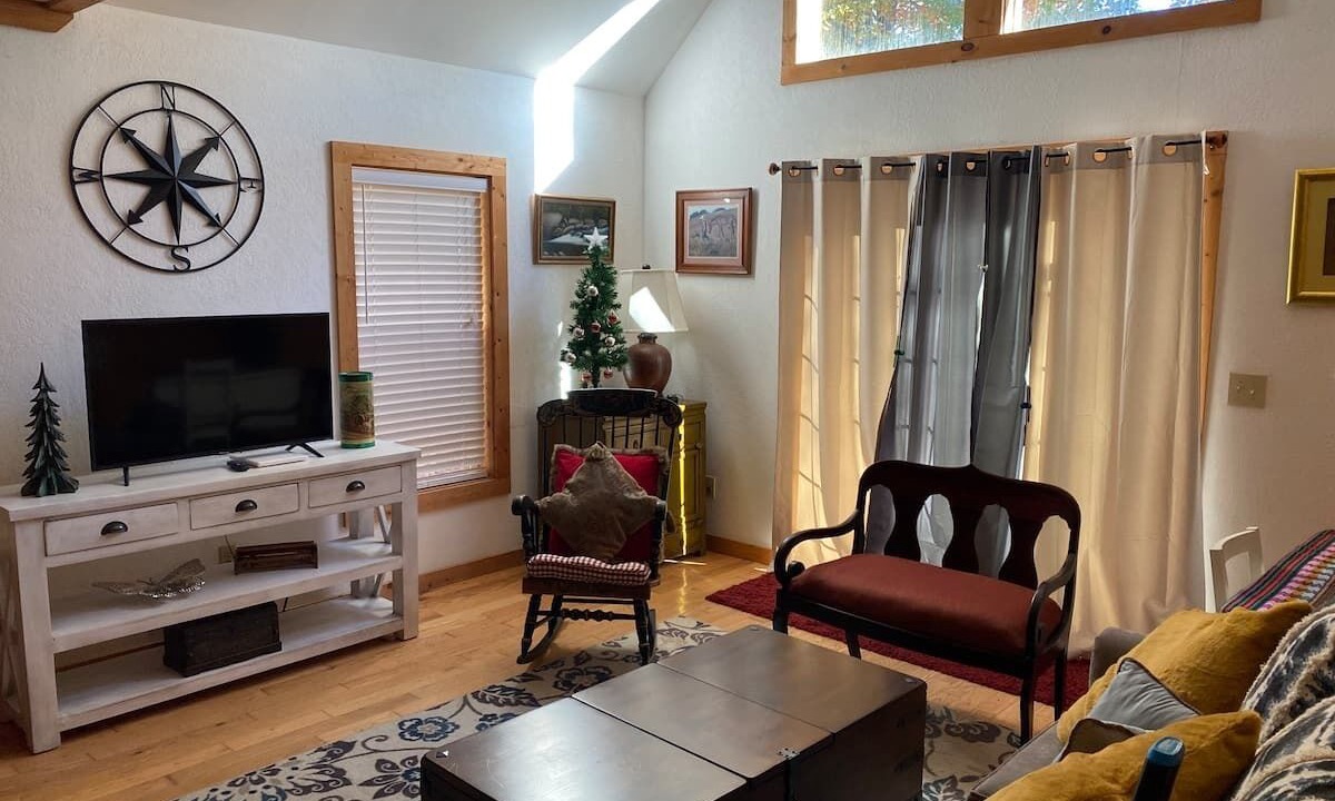 Photo of Livingroom in Elk Park