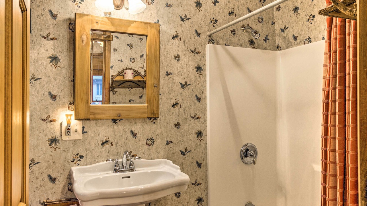 Photo of Bathroom in Cullowhee