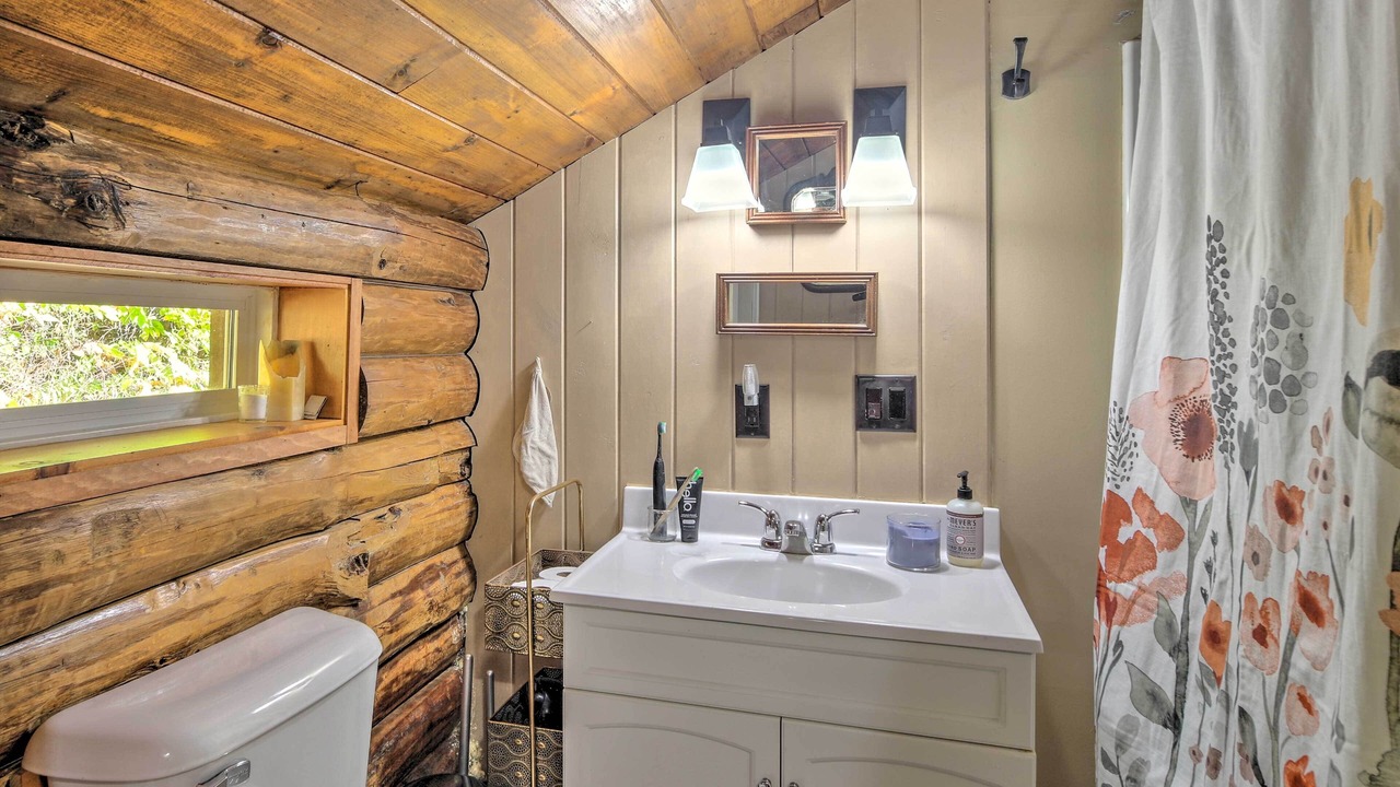 Photo of Bathroom in Jeffersonville