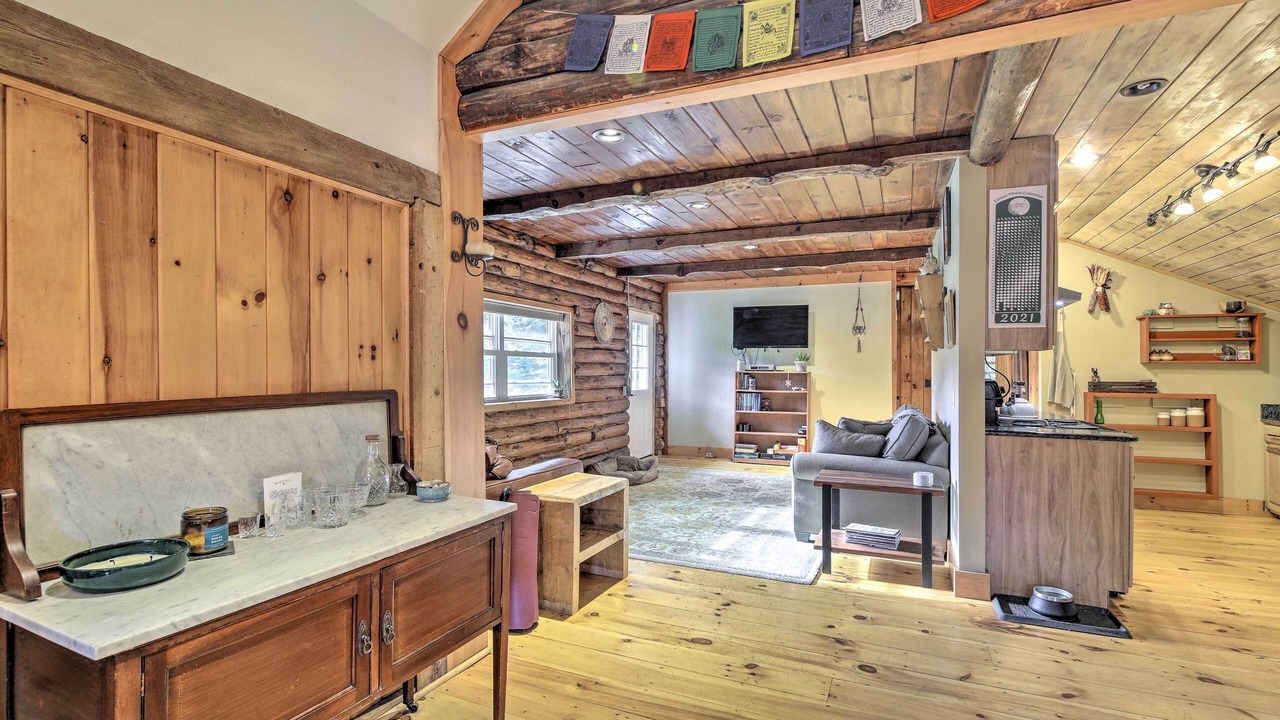 Photo of Livingroom in Jeffersonville