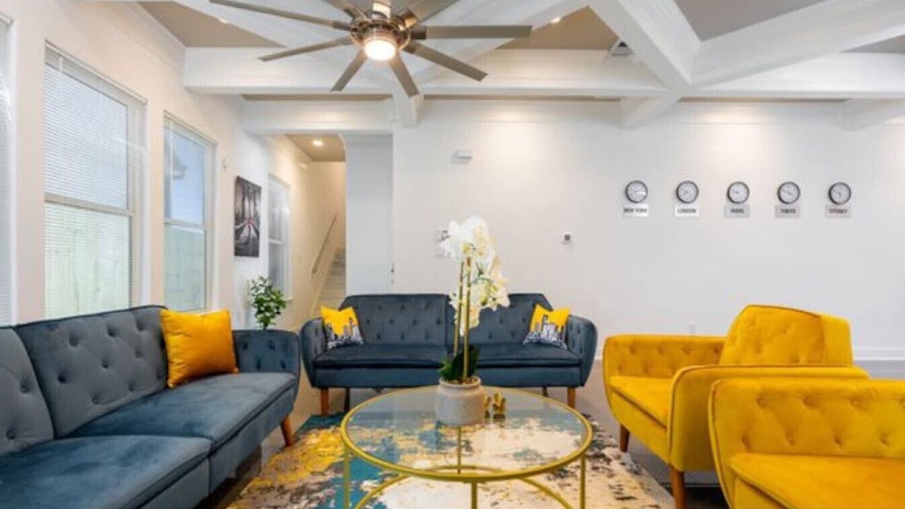 Photo of Livingroom in Northside