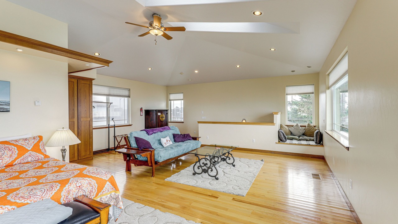 Photo of Bedroom in Crescent City