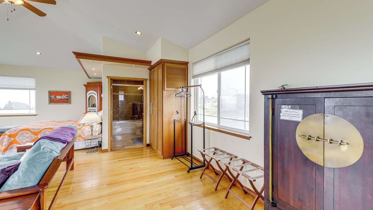 Photo of Bedroom in Crescent City