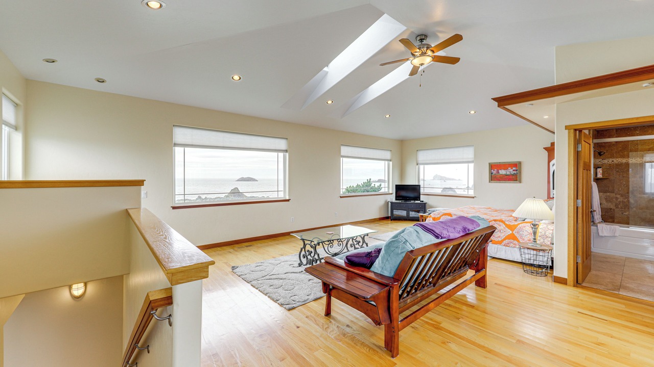 Photo of Livingroom in Crescent City