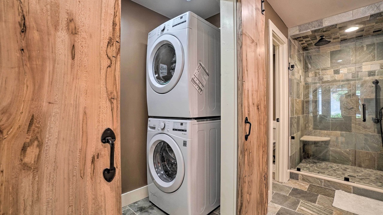 Photo of Bathroom in Lakemont