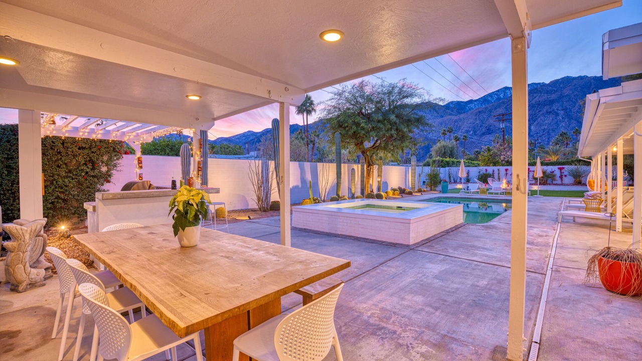 Photo of Outdoor in Warm Sands
