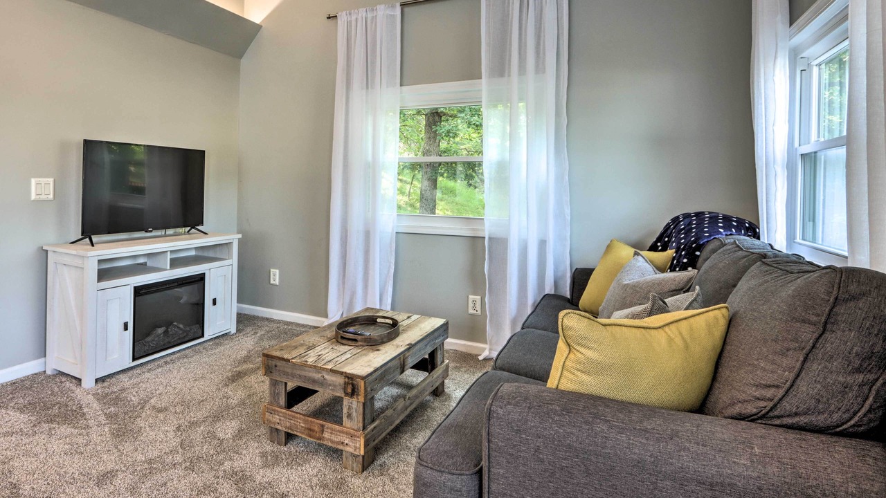 Photo of Livingroom in Osage Beach