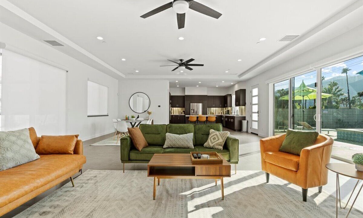 Photo of Livingroom in Desert Park Estates