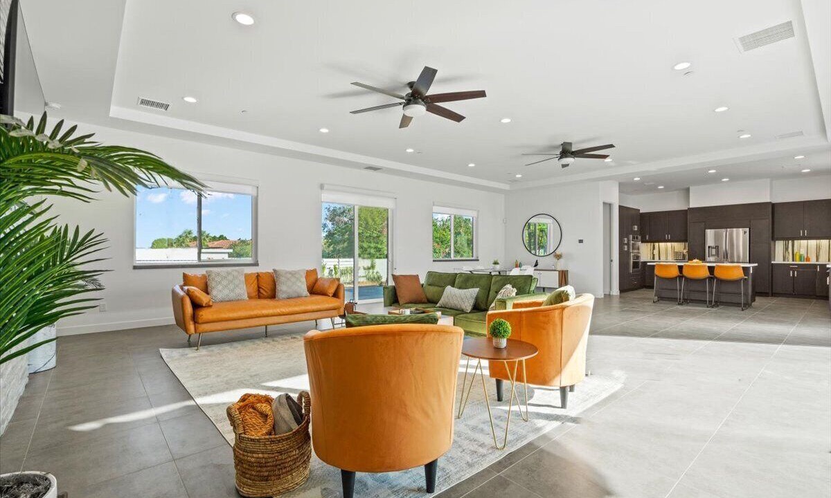 Photo of Livingroom in Desert Park Estates
