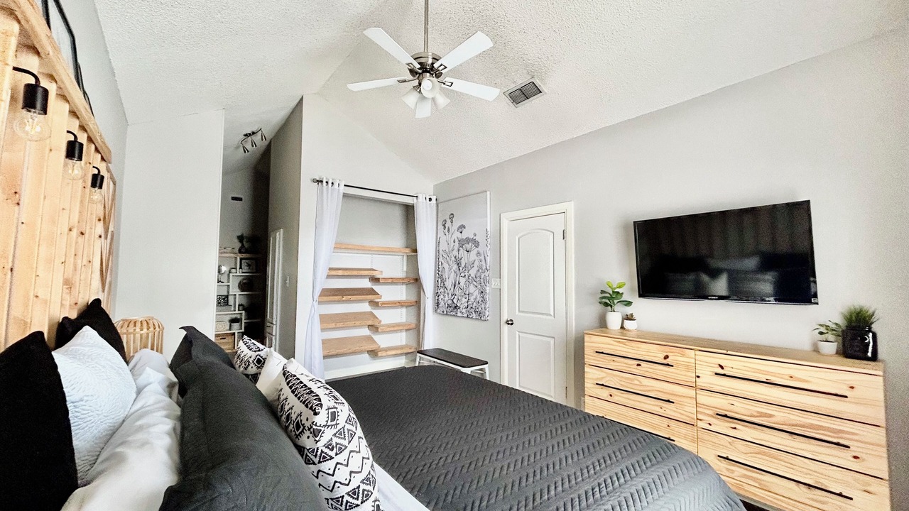 Photo of Bedroom in North San Antonio - SAT