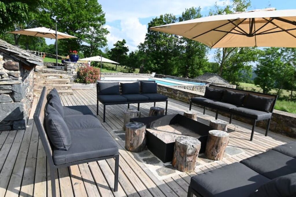 Photo of Patio Balcony in Saint-Etienne-Lardeyrol