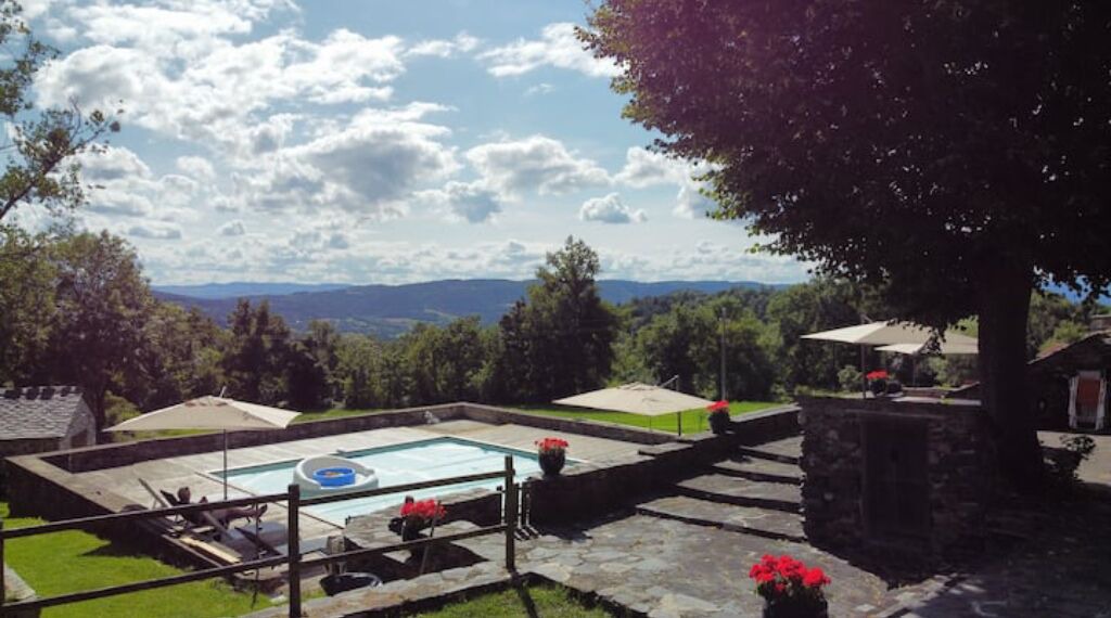 Photo of Outdoor in Saint-Etienne-Lardeyrol