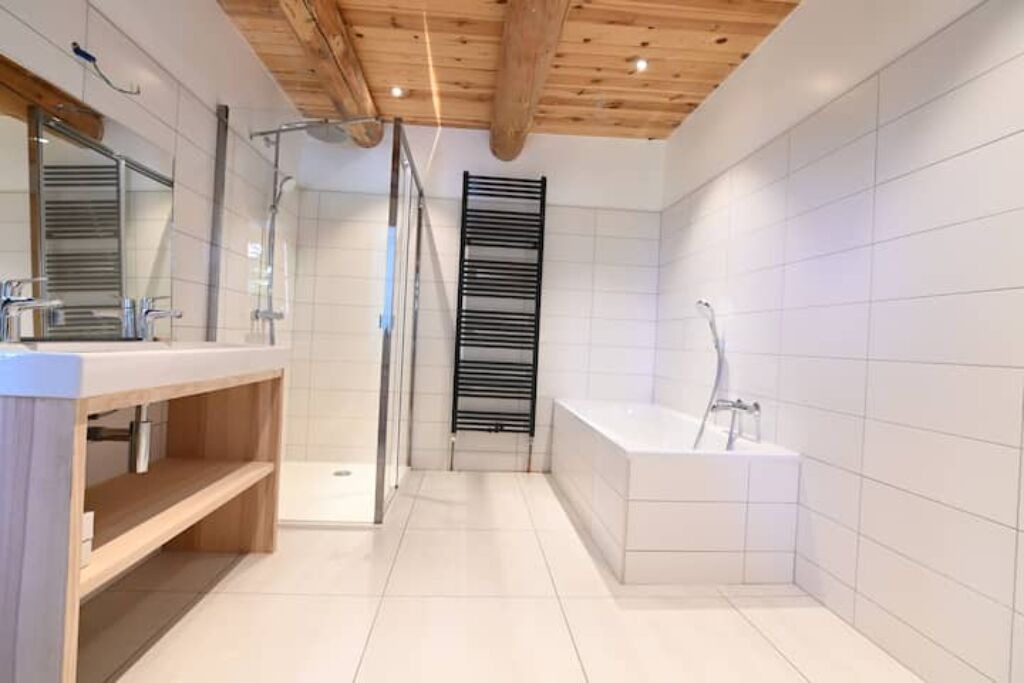 Photo of Bathroom in Saint-Etienne-Lardeyrol