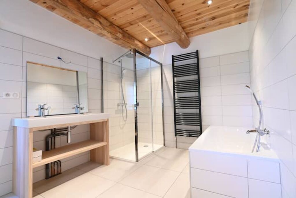 Photo of Bathroom in Saint-Etienne-Lardeyrol