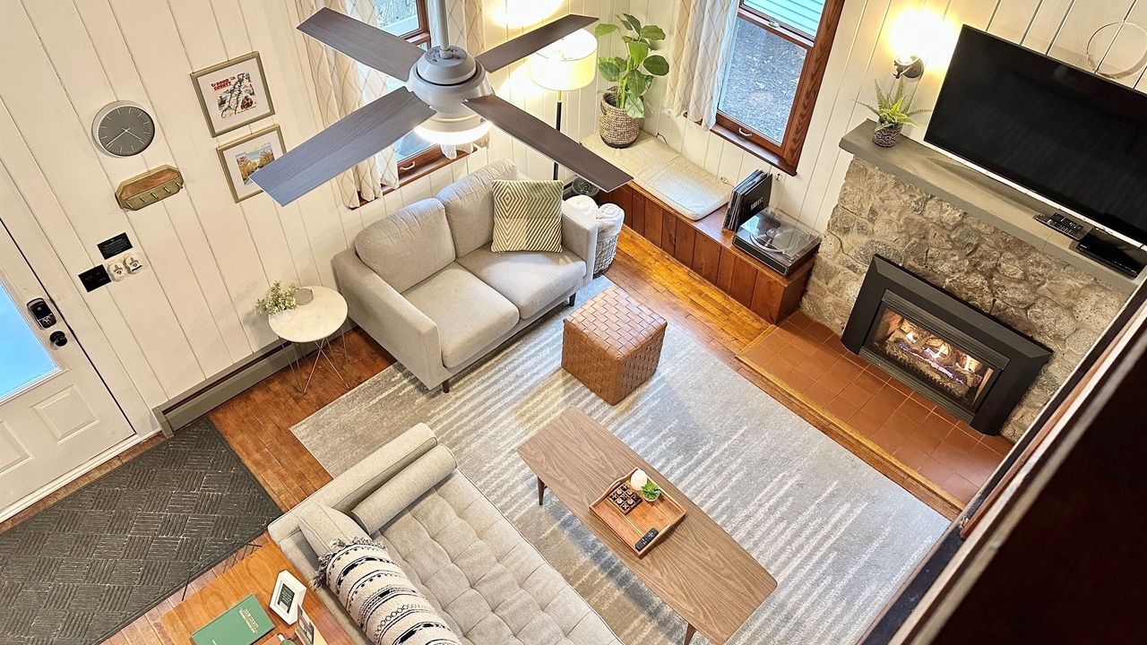 Photo of Livingroom in Baileys Harbor