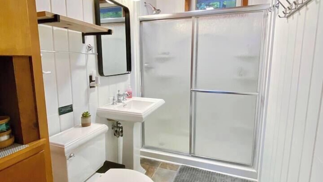 Photo of Bathroom in Baileys Harbor