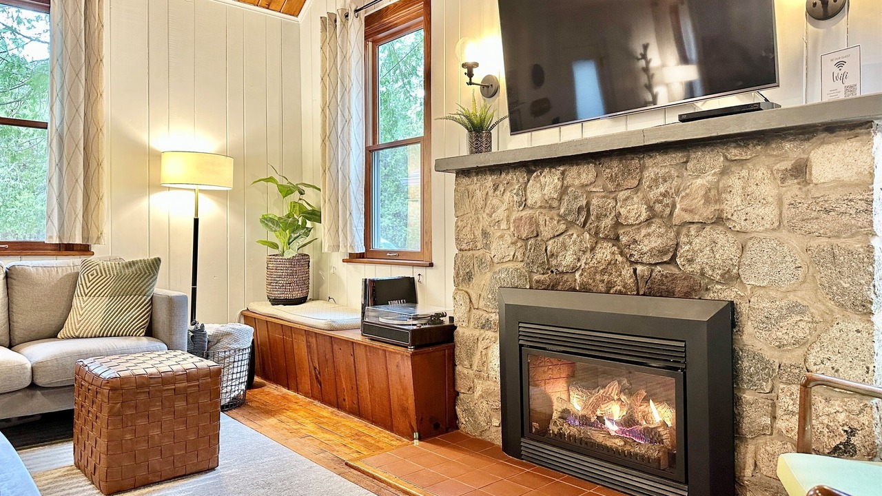 Photo of Livingroom in Baileys Harbor