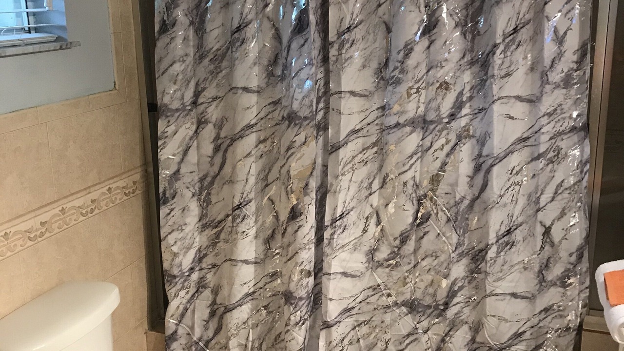 Photo of Bathroom in Hialeah Gardens