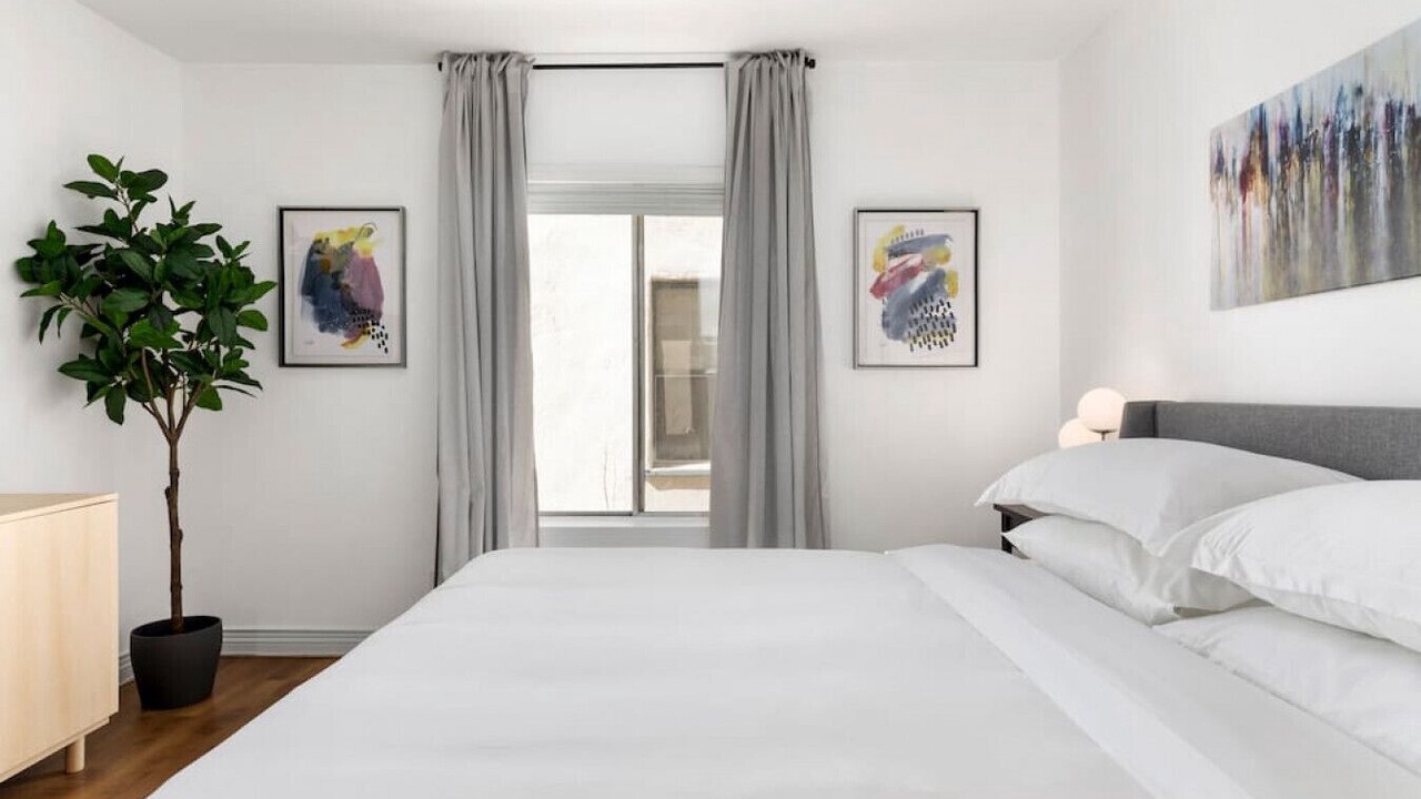 Photo of Bedroom in Alamitos Beach