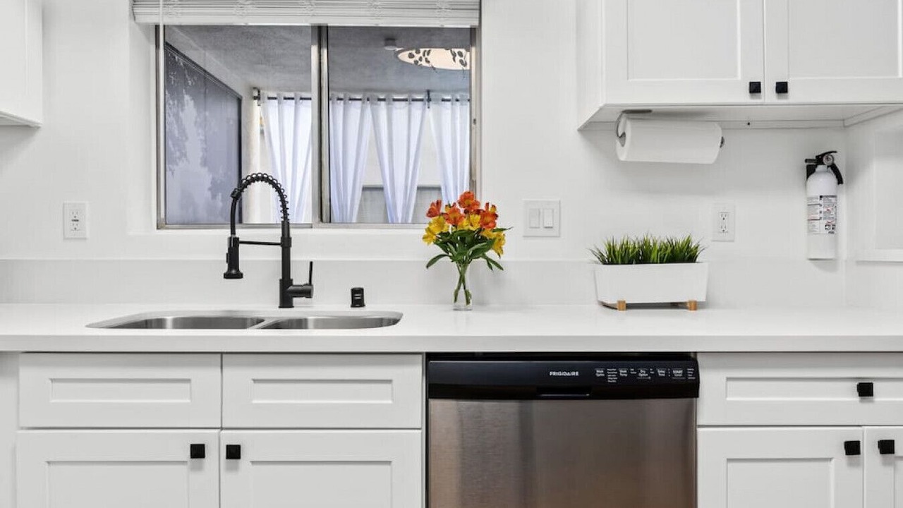Photo of Kitchen in Alamitos Beach