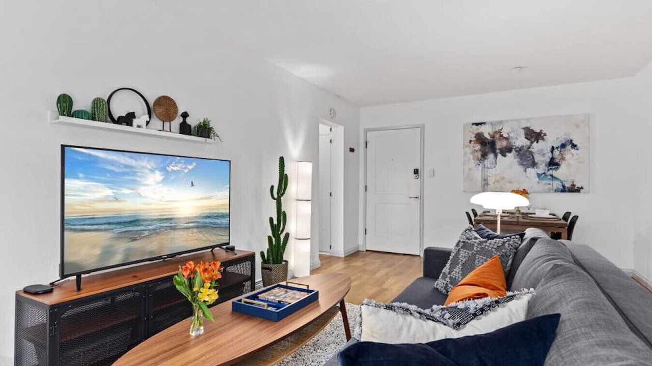 Photo of Livingroom in Alamitos Beach