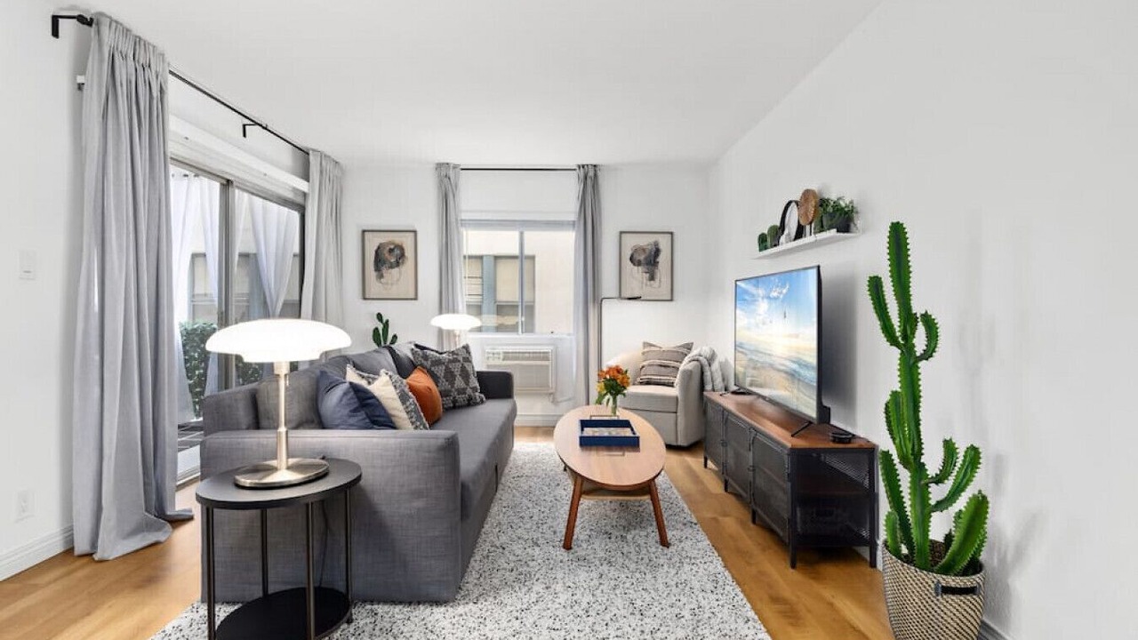 Photo of Livingroom in Alamitos Beach