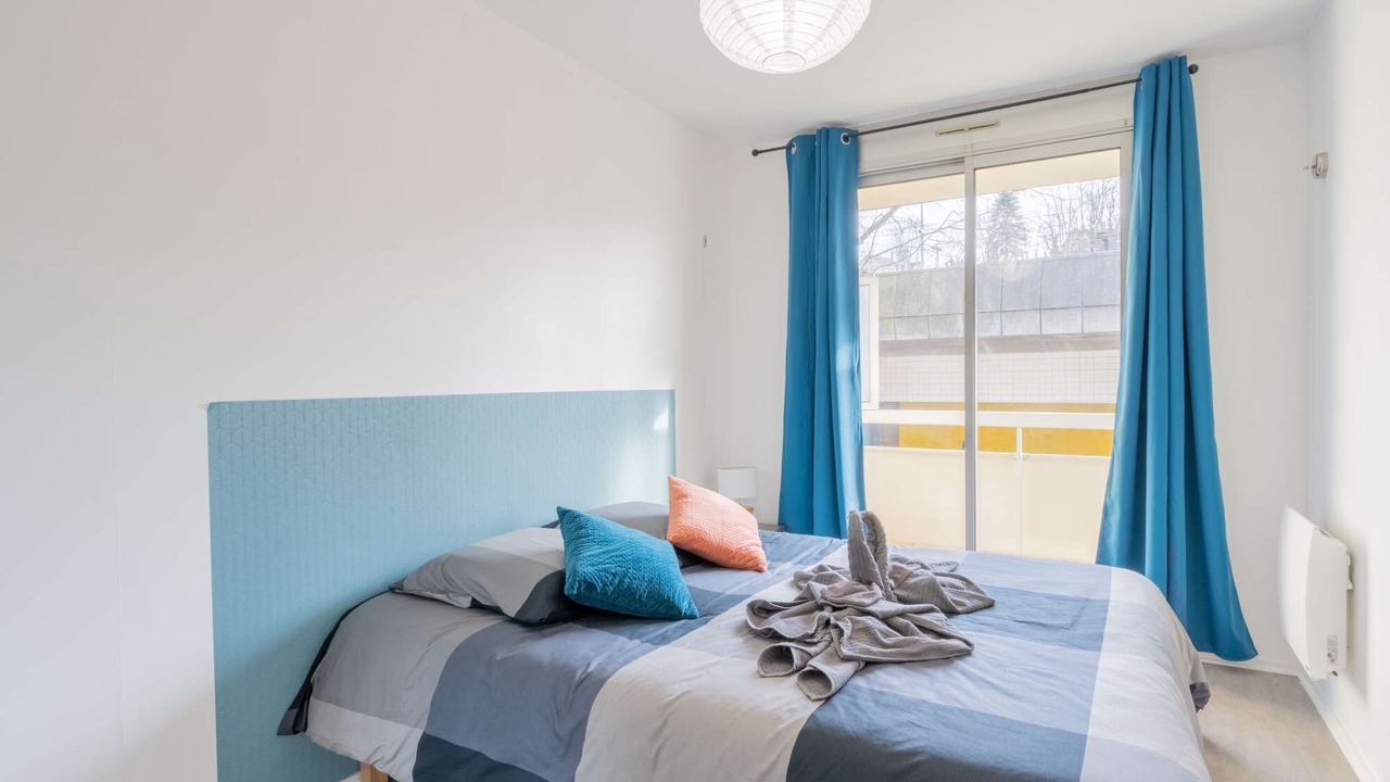 Photo of Bedroom in Saint-Cyr-l'Ecole