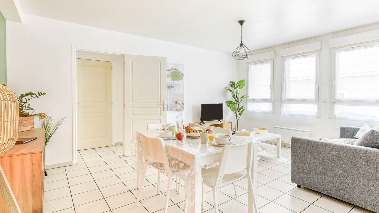 Photo of Bedroom in Saint-Cyr-l'Ecole