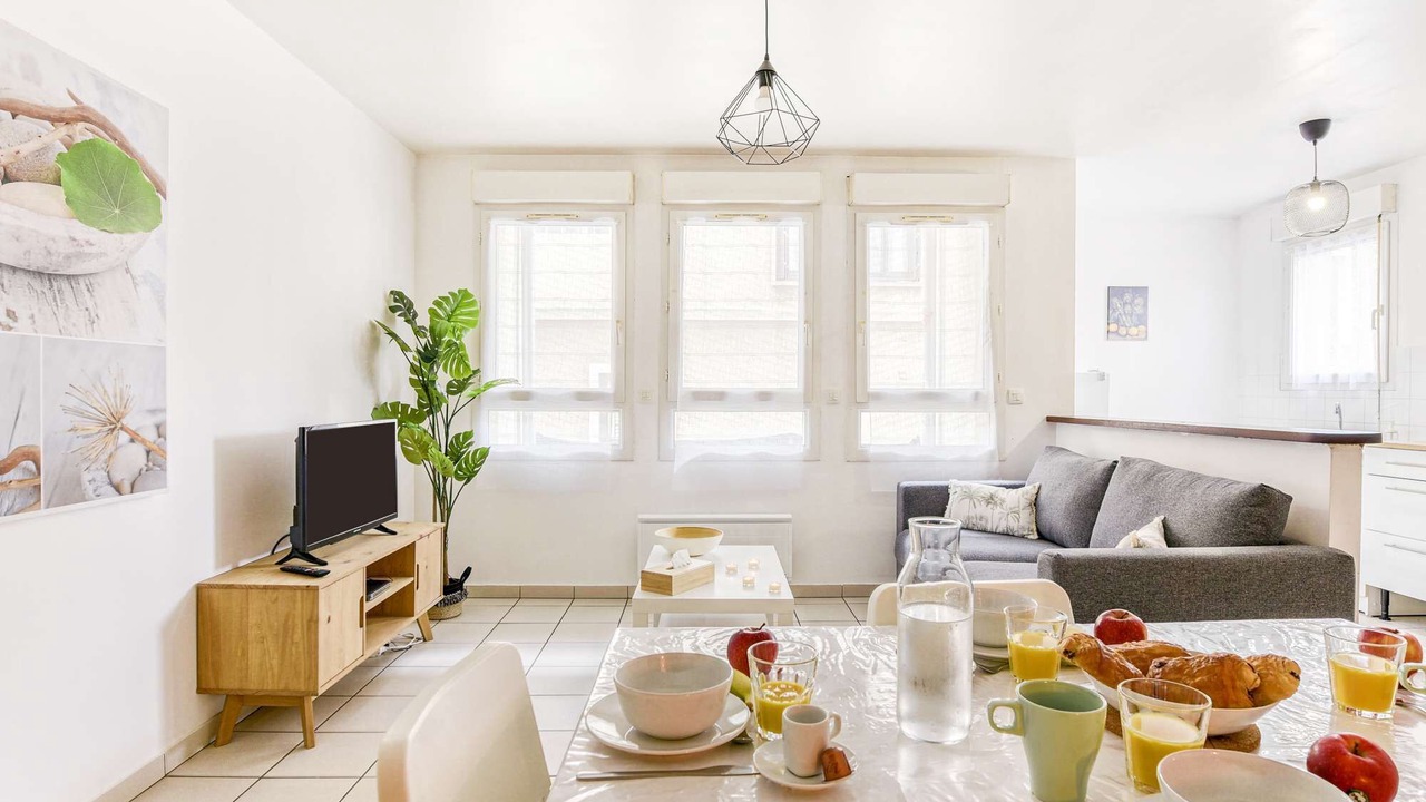 Photo of Bedroom in Saint-Cyr-l'Ecole