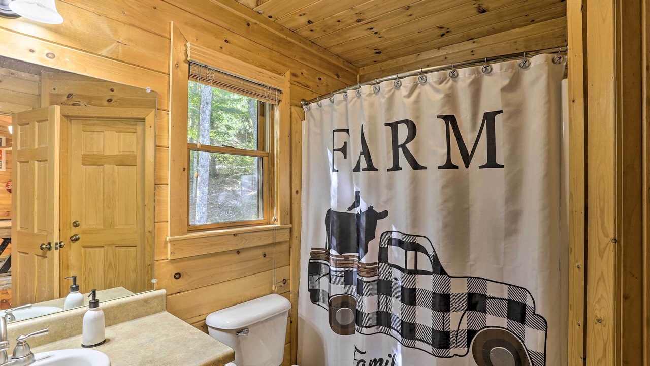 Photo of Bathroom in Hidden Lake