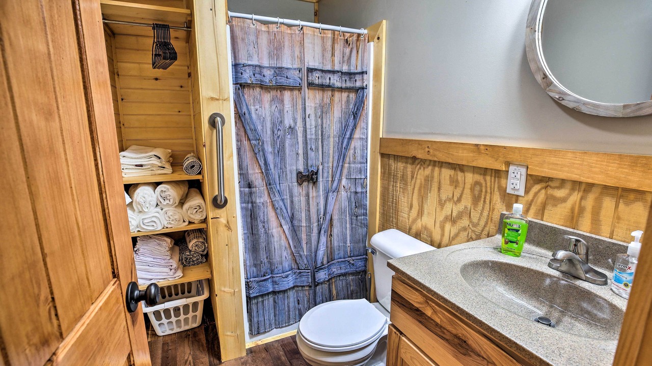 Photo of Bathroom in Beattyville