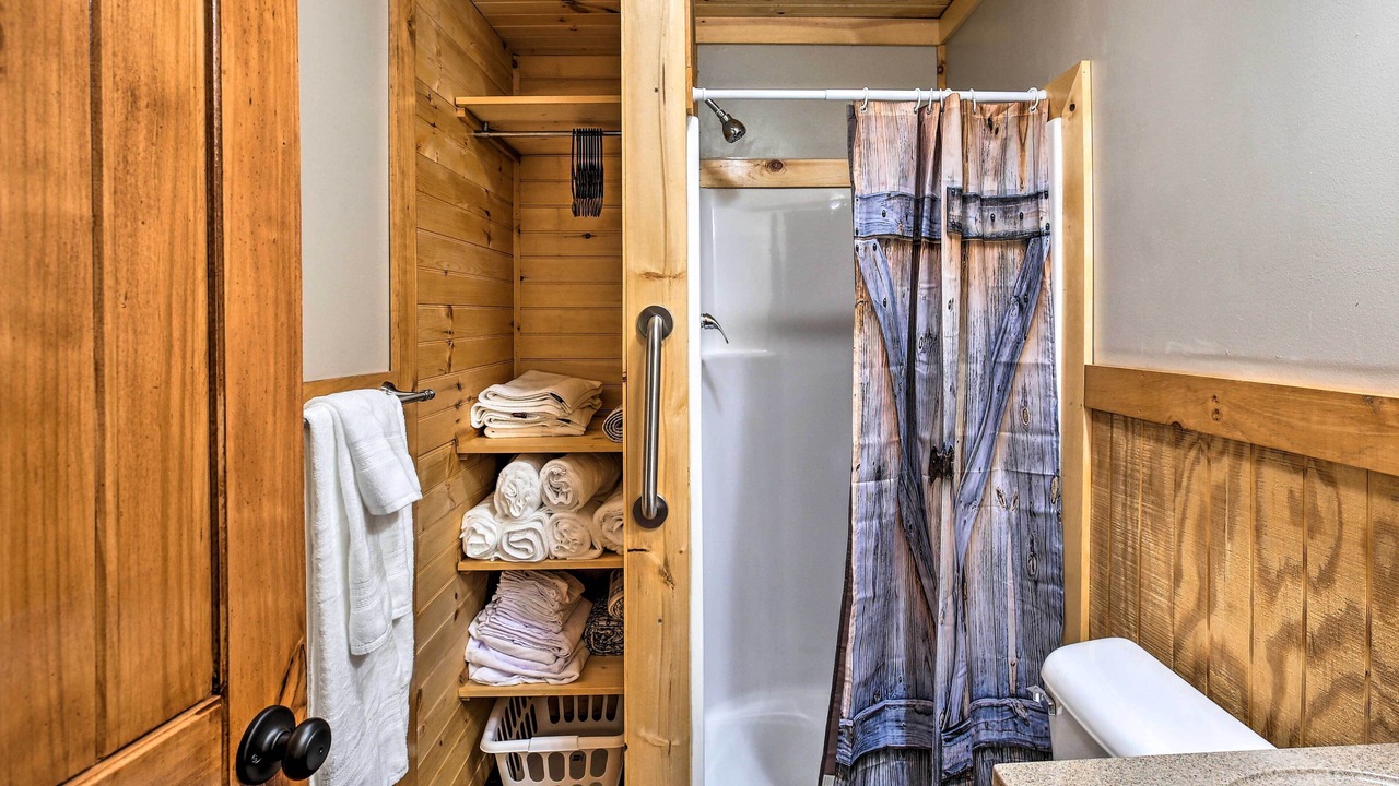Photo of Bathroom in Beattyville