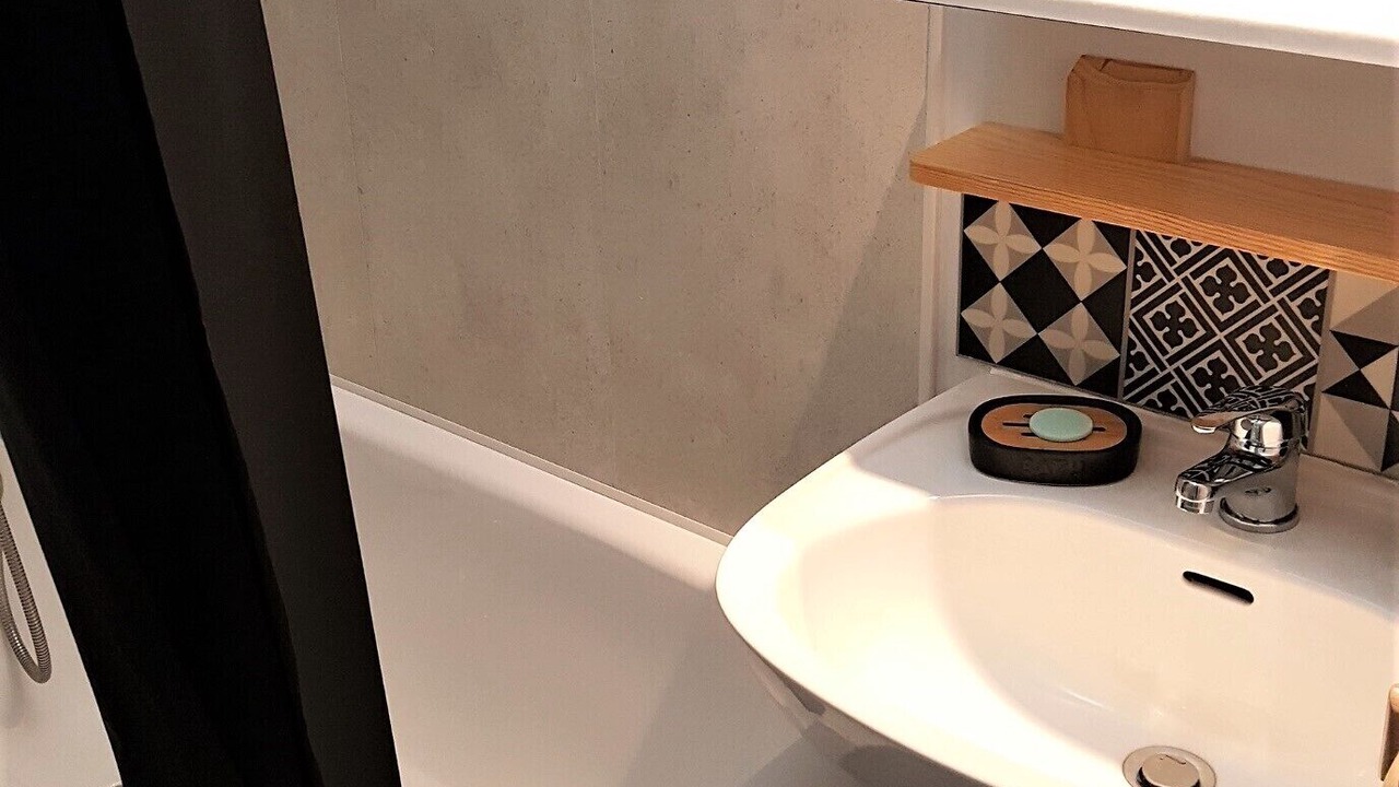 Photo of Bathroom in Saint-Aventin