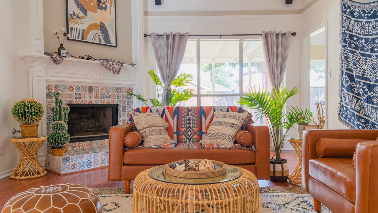 Photo of Livingroom in Original Town