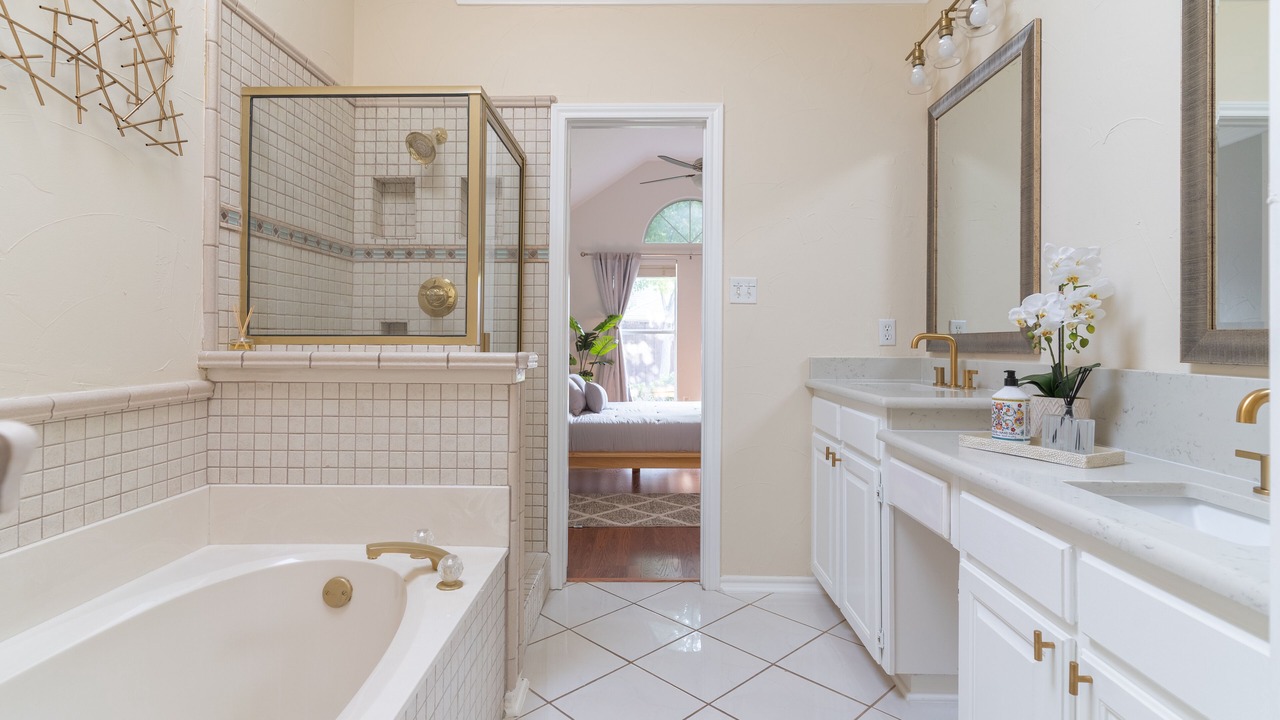 Photo of Bathroom in Original Town