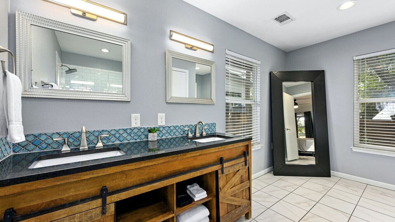 Photo of Bathroom in Rosewood