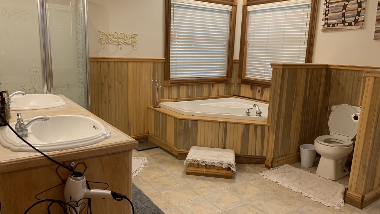 Photo of Bathroom in Navasota