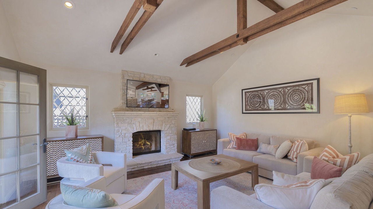 Photo of Livingroom in Golden Rectangle