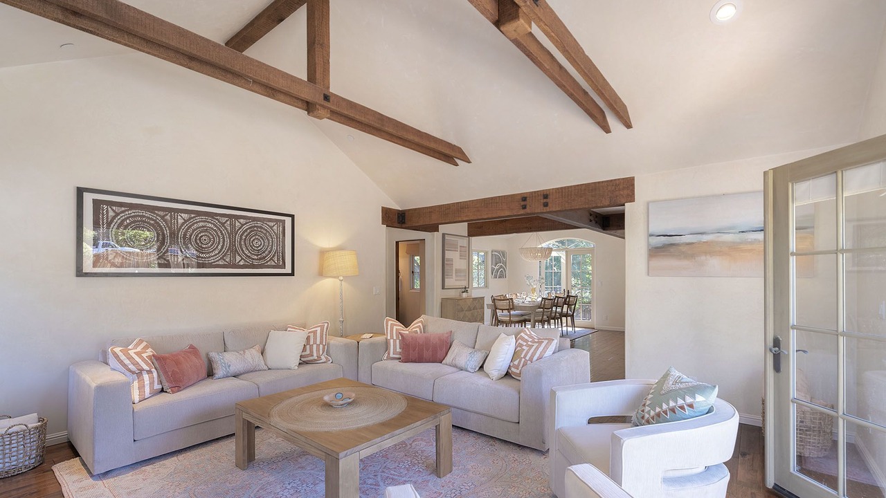 Photo of Livingroom in Golden Rectangle
