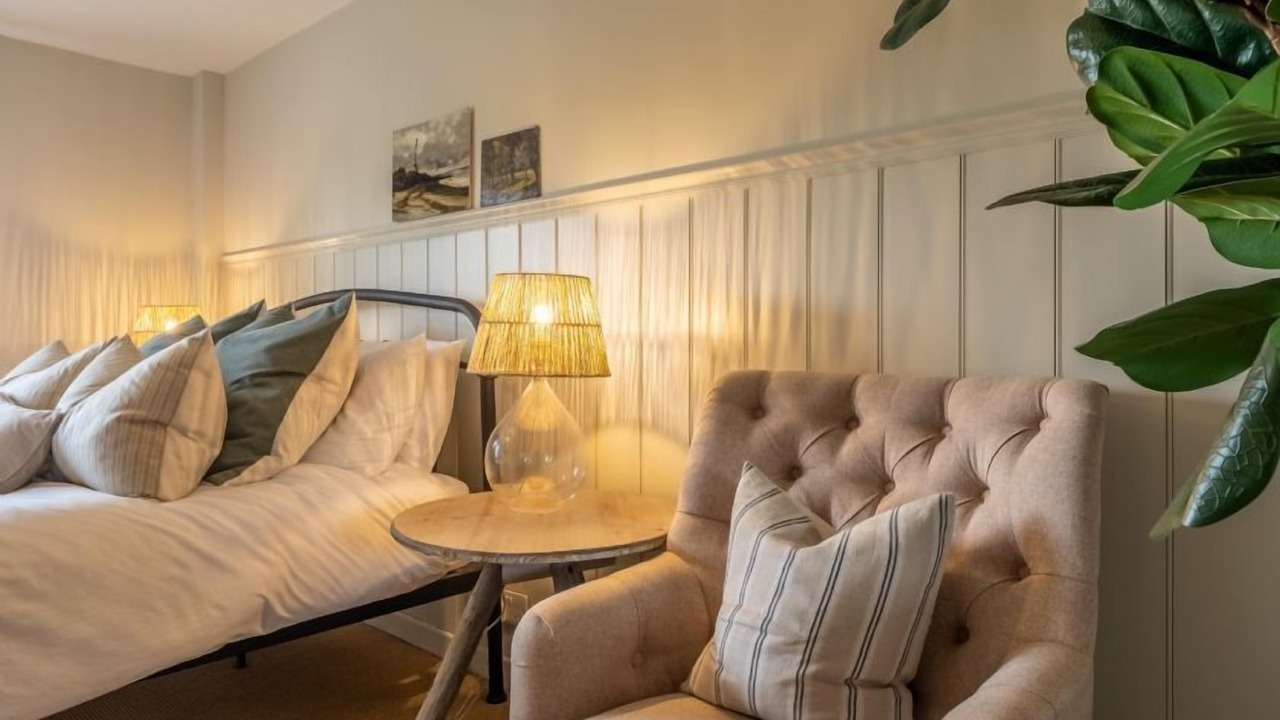 Photo of Others in Holt