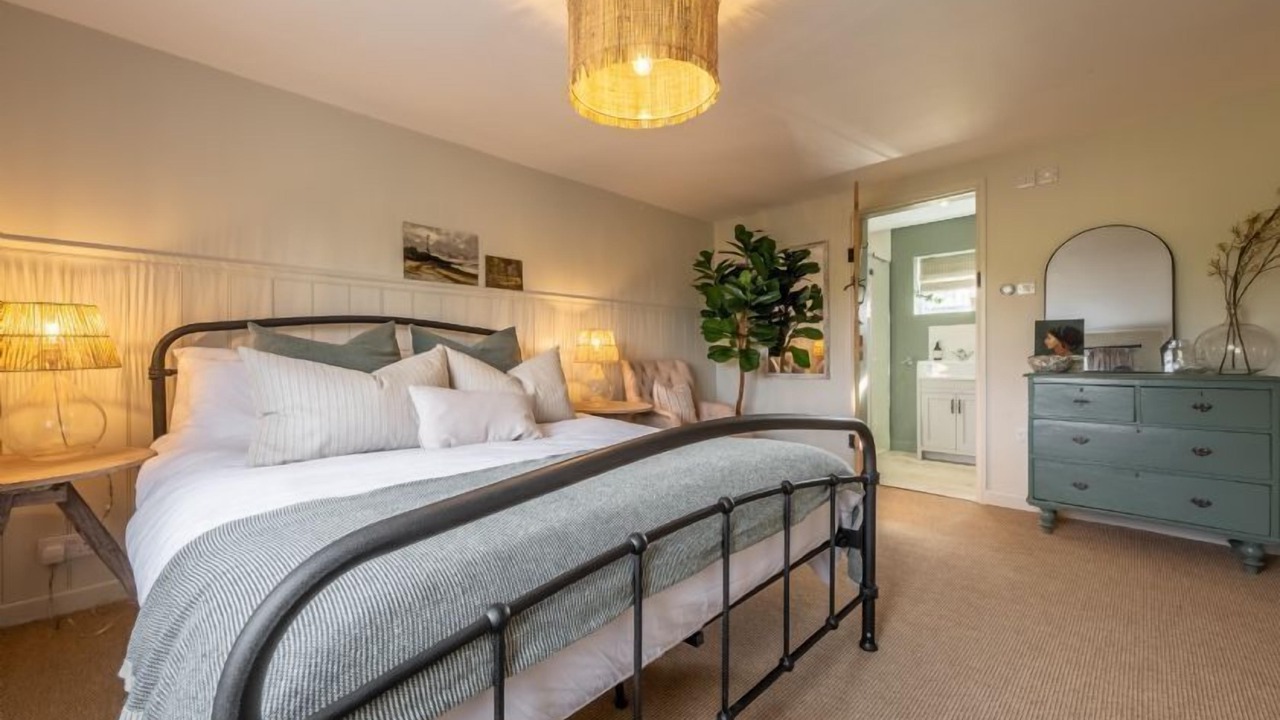 Photo of Others in Holt