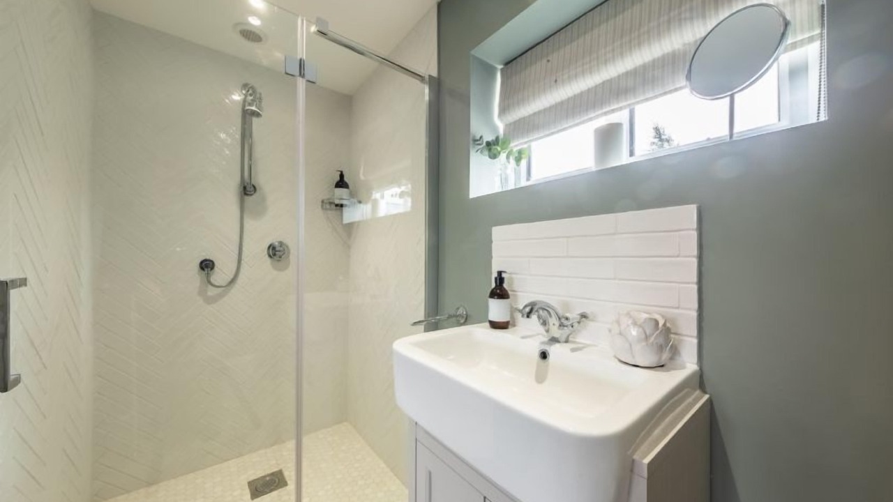 Photo of Others in Holt