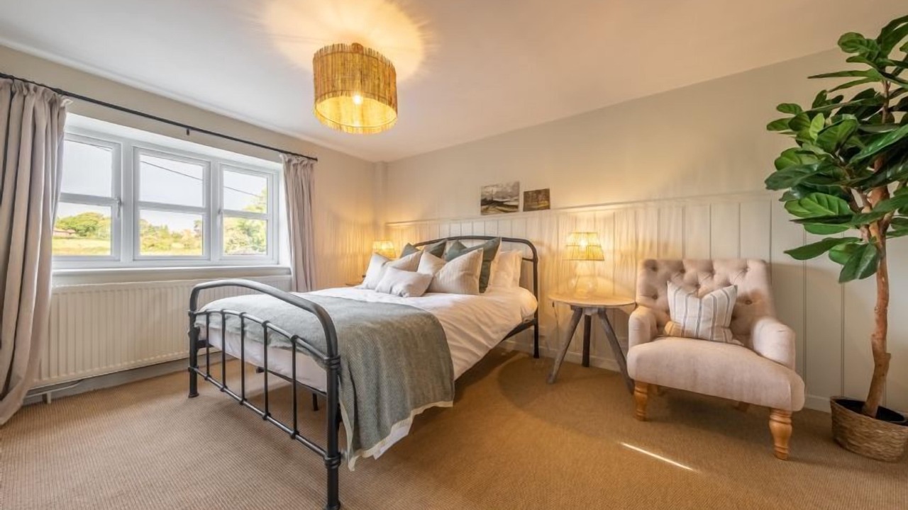 Photo of Others in Holt