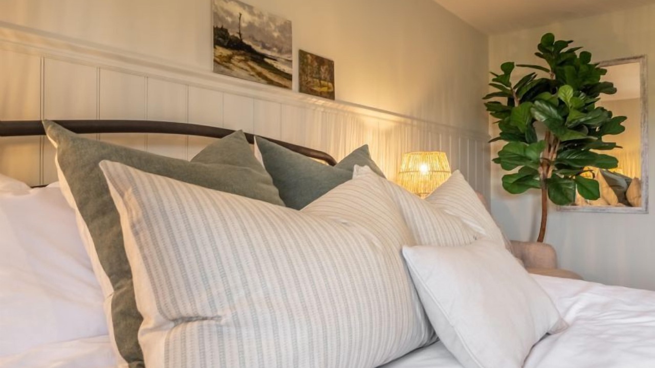 Photo of Others in Holt