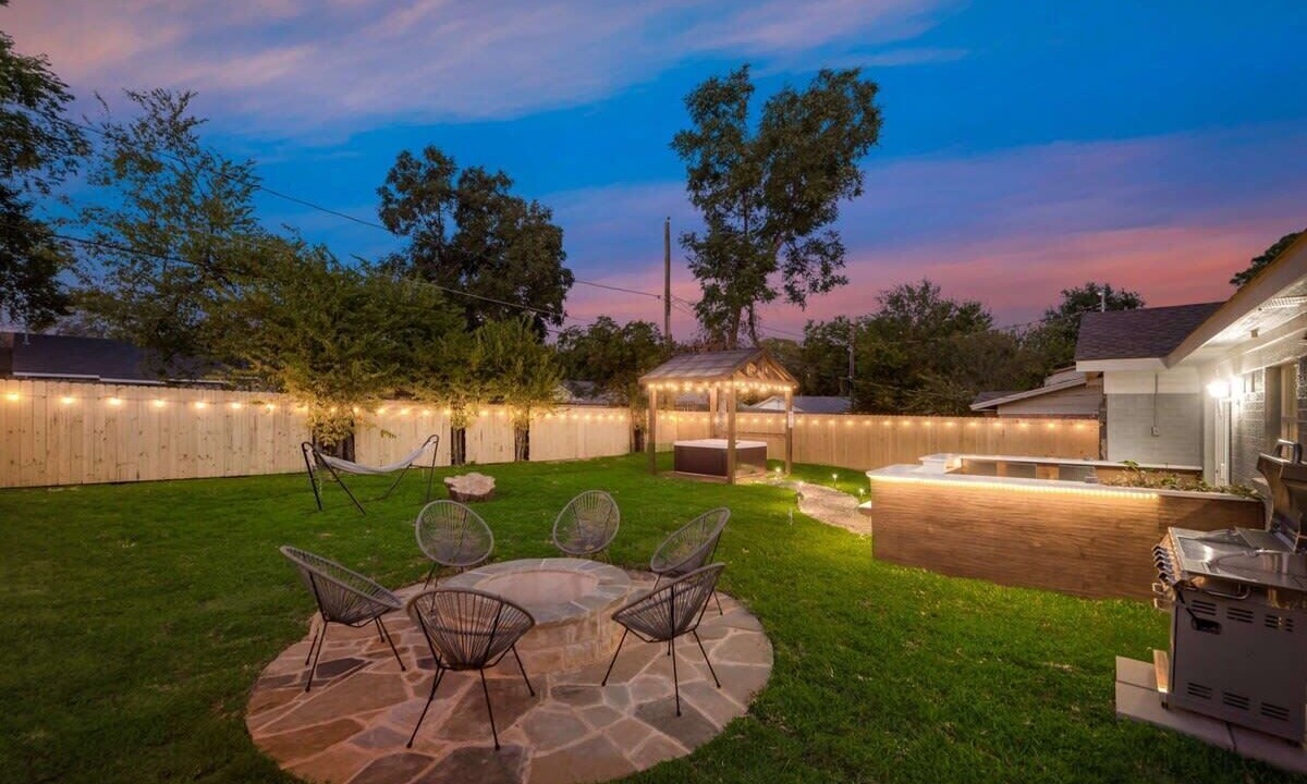 Photo of Outdoor in Arlington