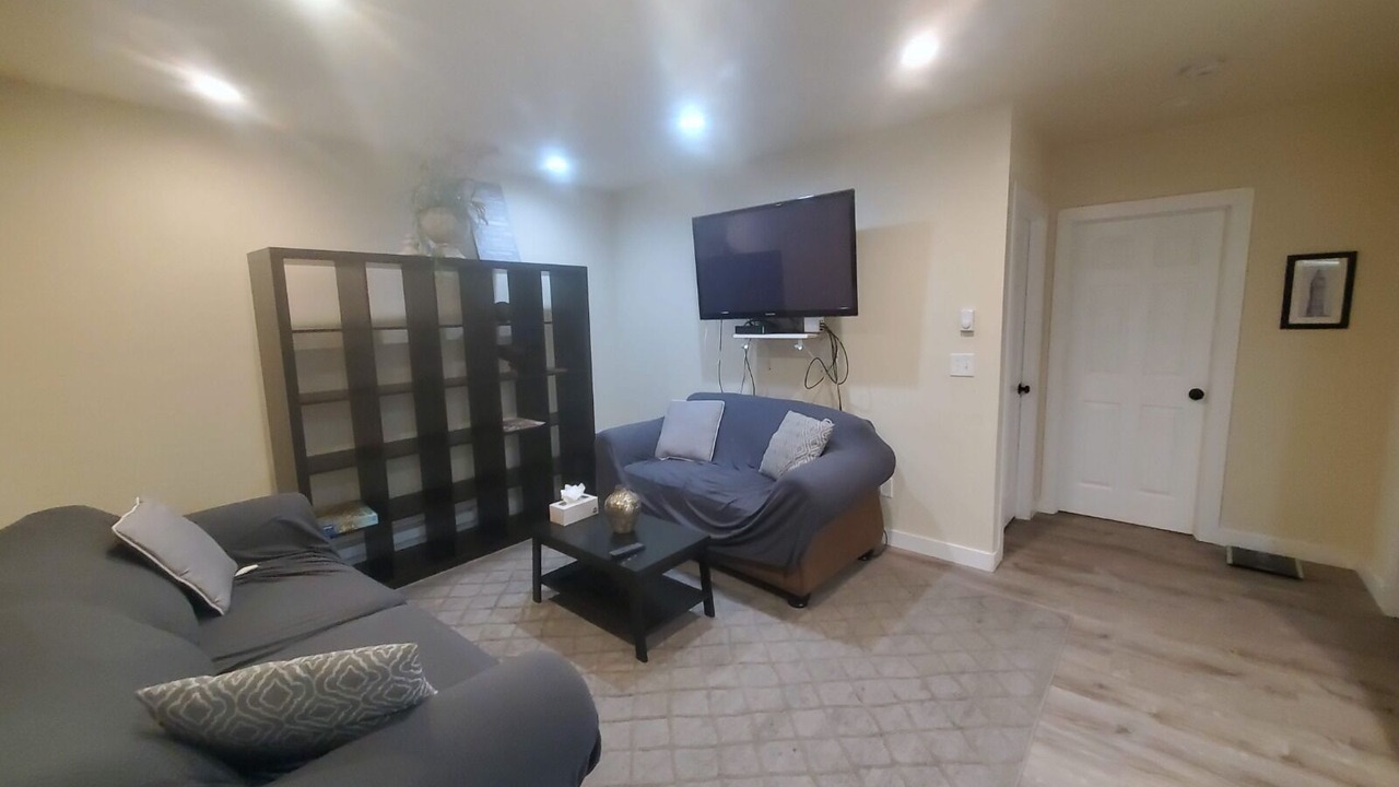 Photo of Livingroom in Inglewood-Finn Hill