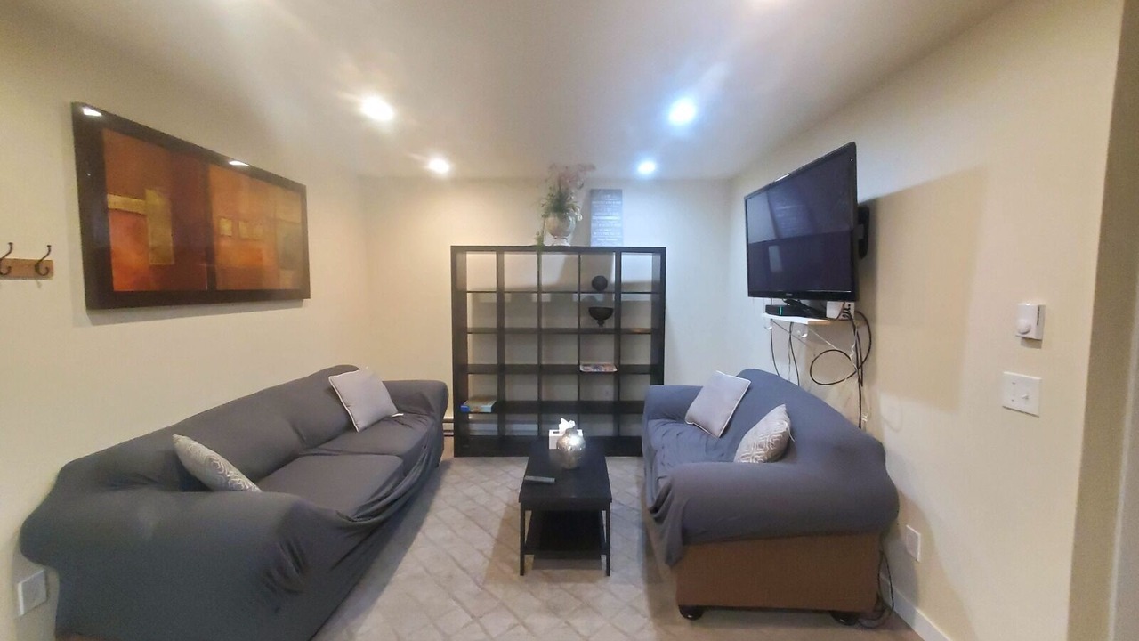 Photo of Livingroom in Inglewood-Finn Hill